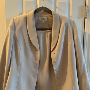 Le Suit beige skirt suit